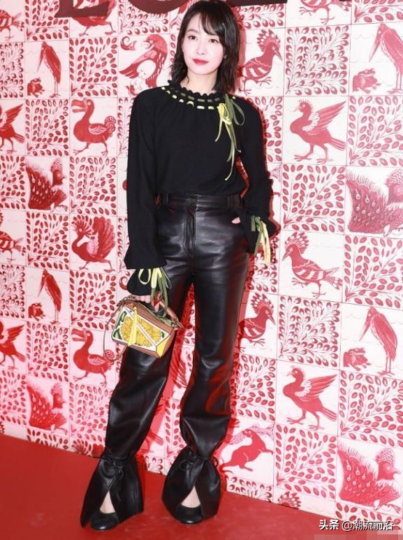 宋茜复古连体裤,宋茜短款皮裤搭配西装外套