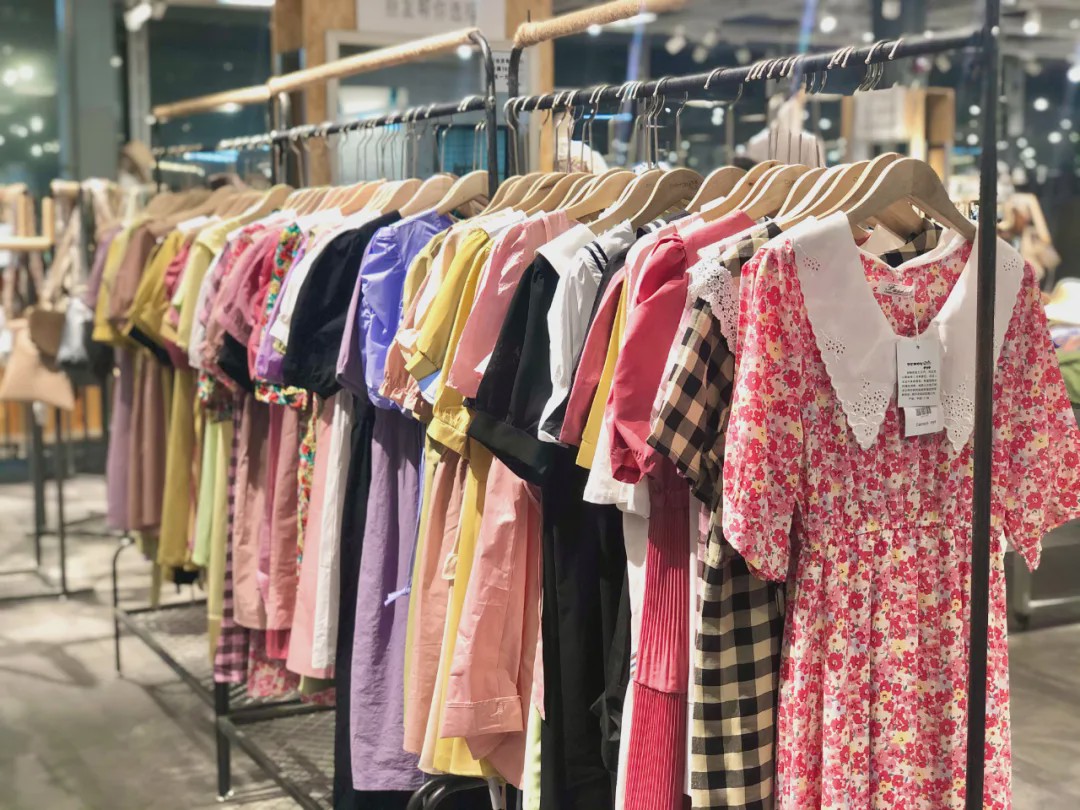 西安小众品牌服装店,西安十大平价女装店品牌