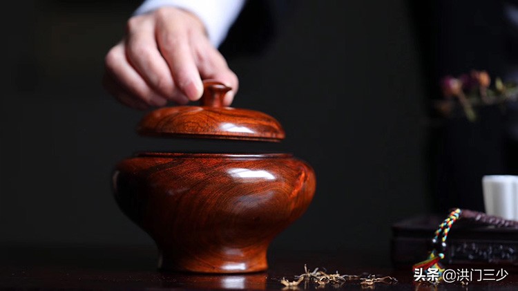 海南黄花梨的特征,黄花梨海黄和越黄区别