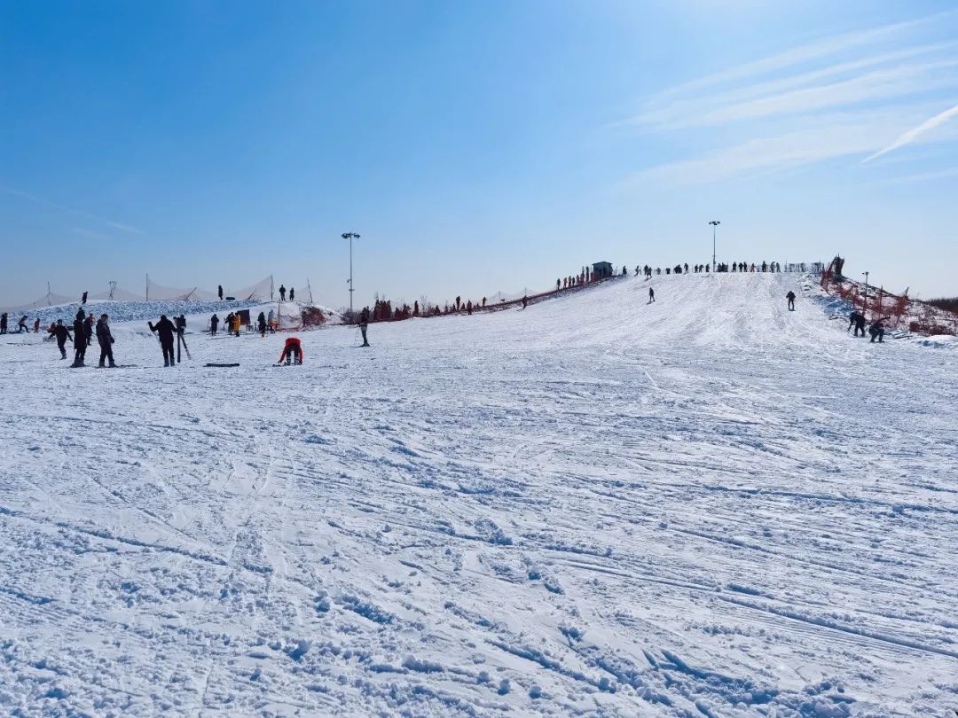 济南卧虎山滑雪场门票多少钱,济南滑雪场滑雪攻略
