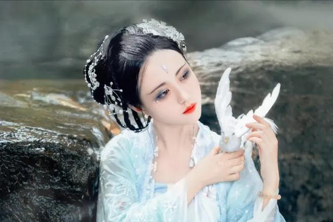 《太监也有爱》殷百里李明月「公公，求您疼我。」