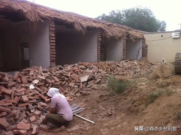 北方农村建房全过程,三层占地150平米,花了50万