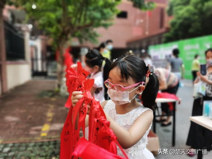 鐤矾鍚岃鎰熸仼鏈変綘,鎰熻阿鏈変綘鐤矾鍚岃璇楁瓕