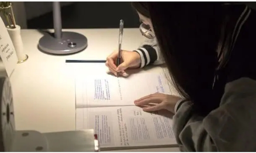 学文科天天背书,学文科必须背诵吗