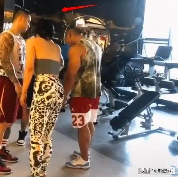 蒋劲夫的花臂纹身,蒋劲夫变肌肉男