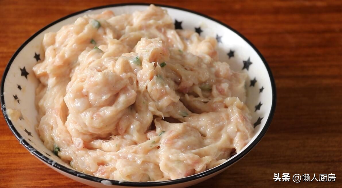 大墨鱼整个红烧,墨鱼水饺墨鱼和肉的比例