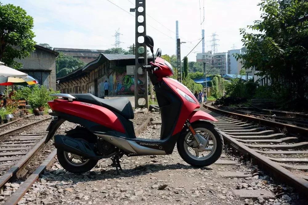 带上头盔，与宗申MO悦一起去山城流浪