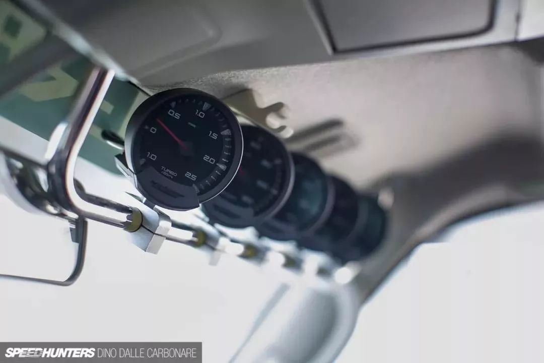 中东爆改2000匹途乐,中东改装途乐y61