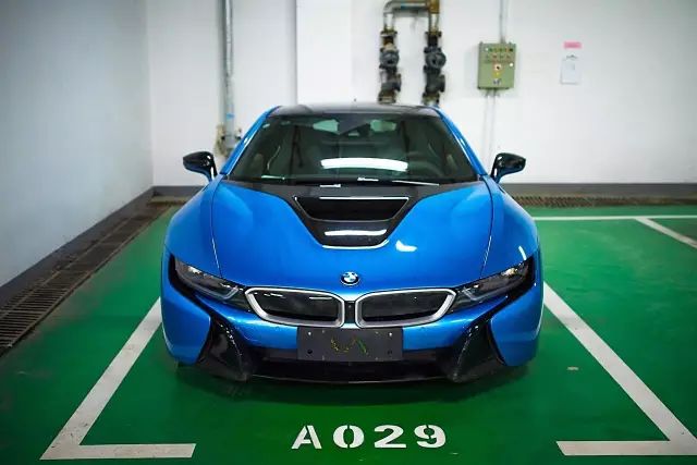 武汉豪车的视频,武汉最豪停车场