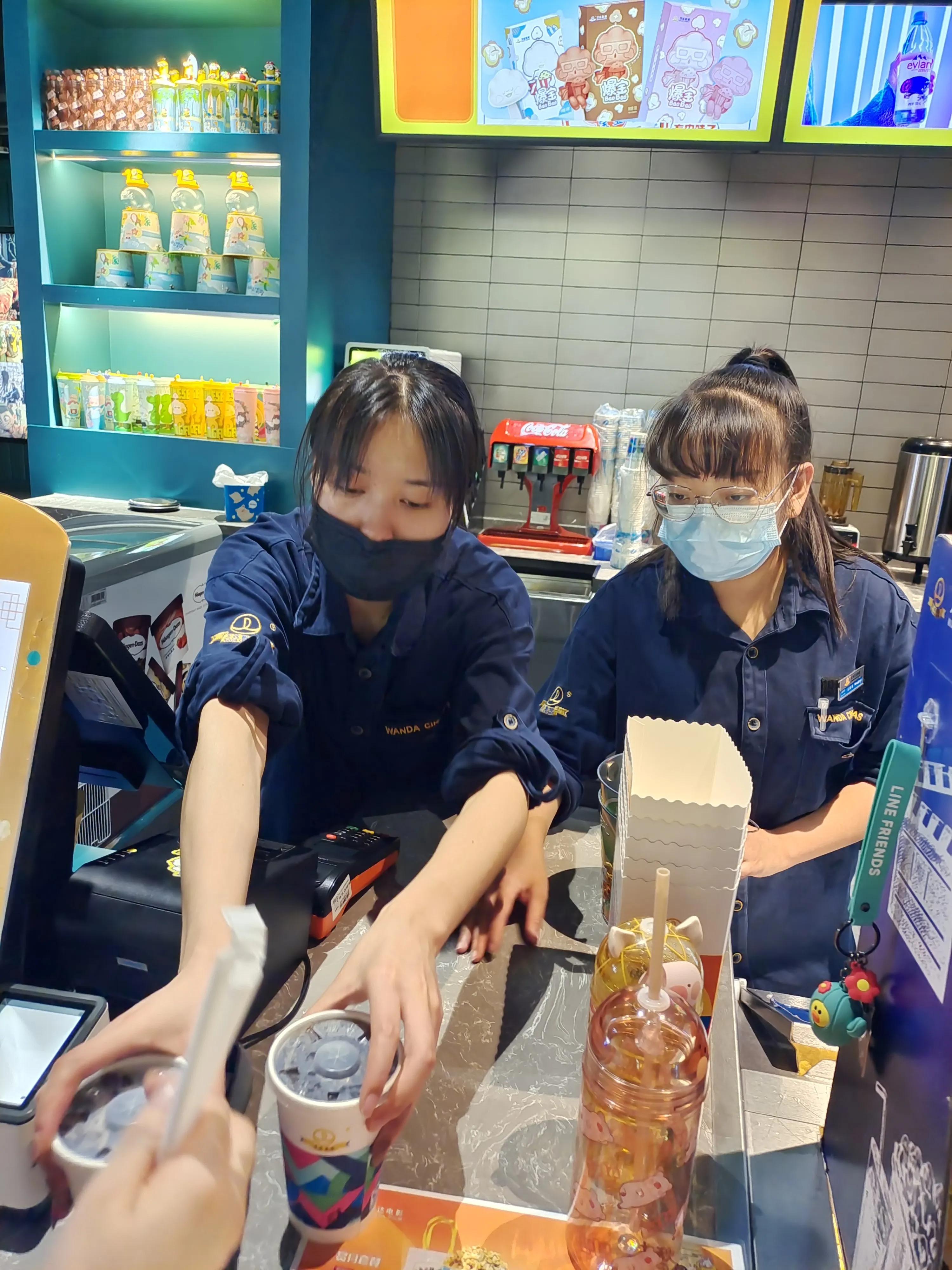 是真的吗?10元钱看万达影城PRIME厅新片《峰爆》还送可乐爆米花