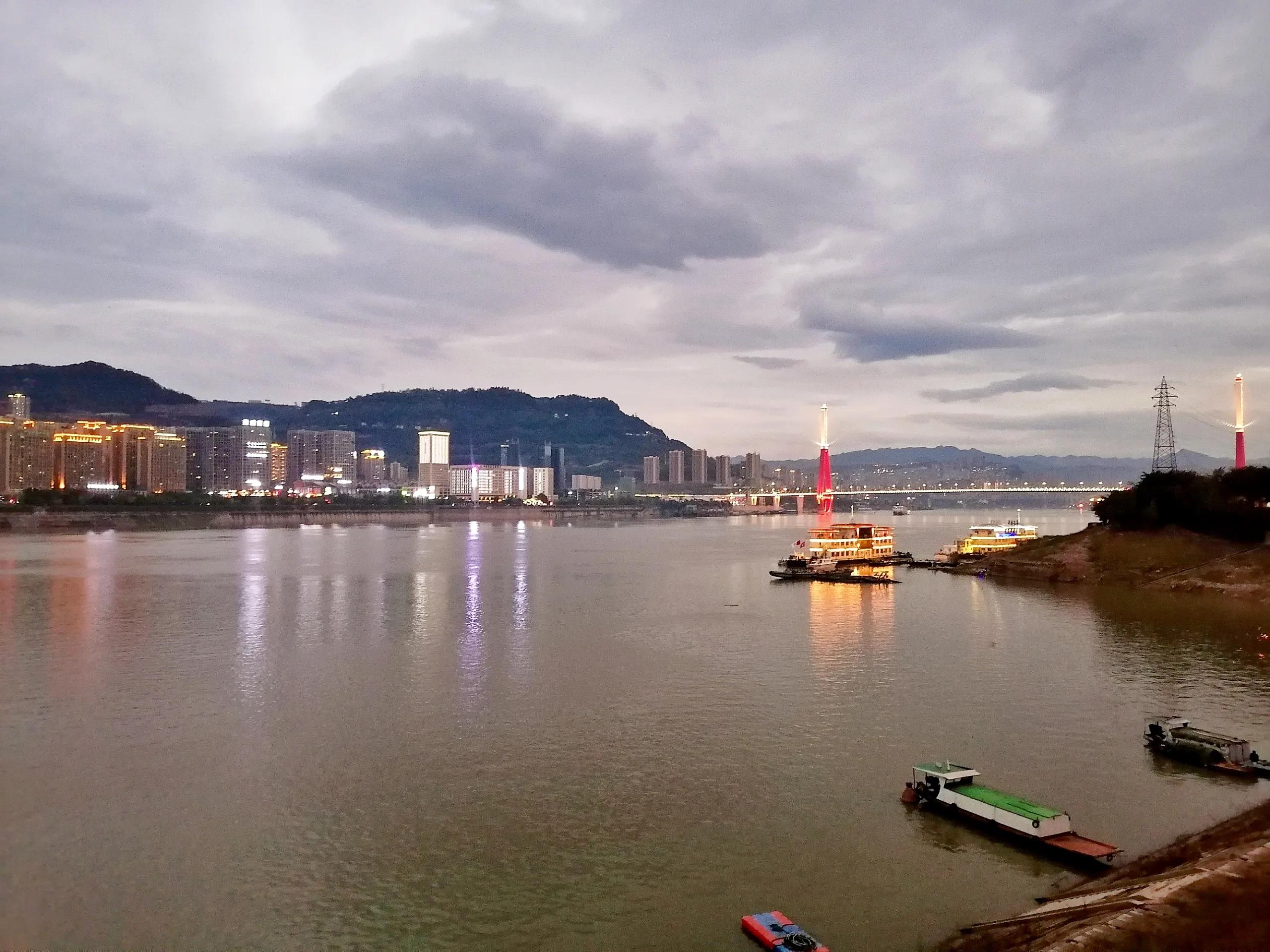 万州在重庆的实力如何?是最强吗?感觉很厉害的样子!