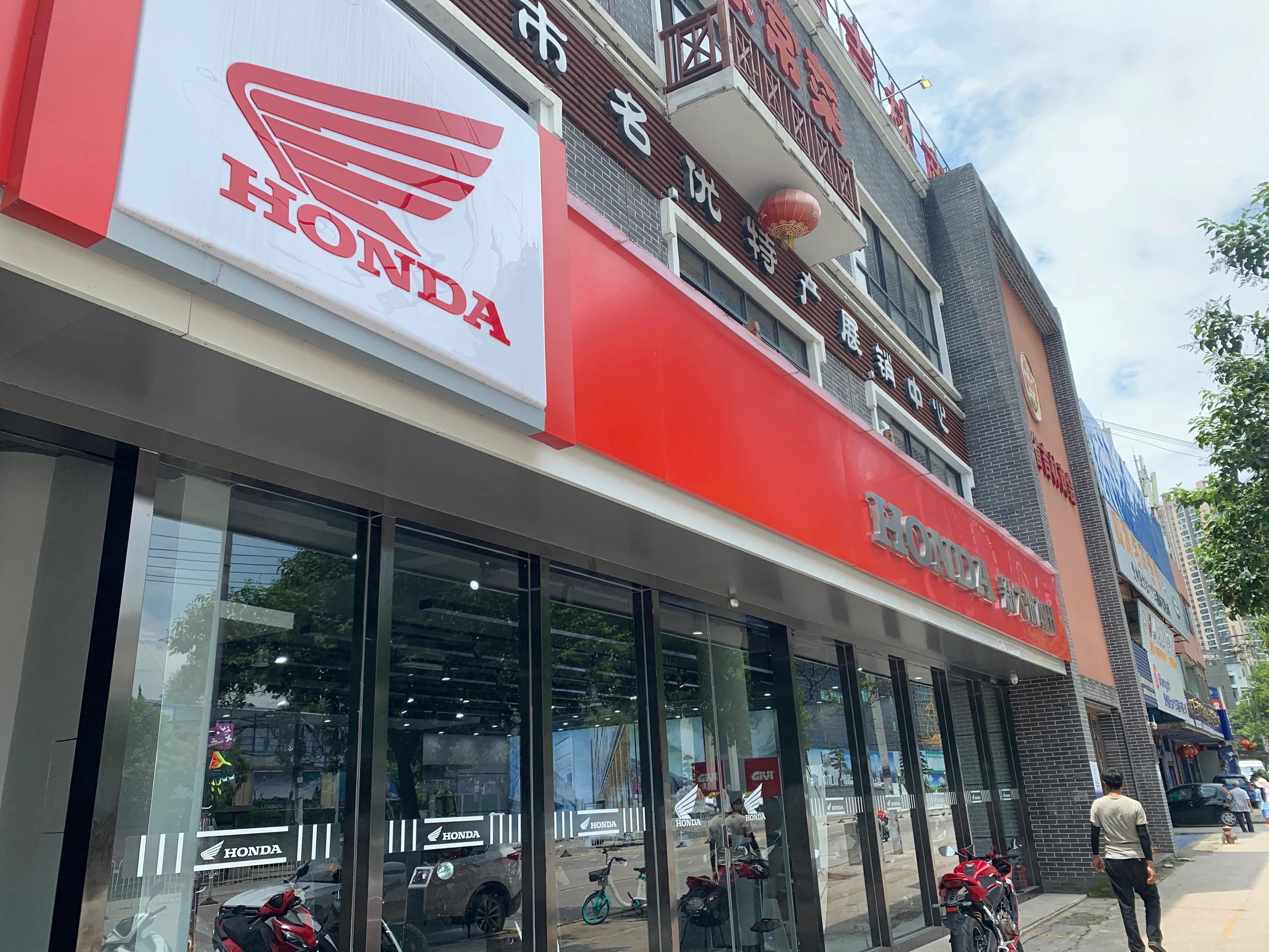 摩托车换机油是不是要好启动,摩托车换机油多少公里换一次好