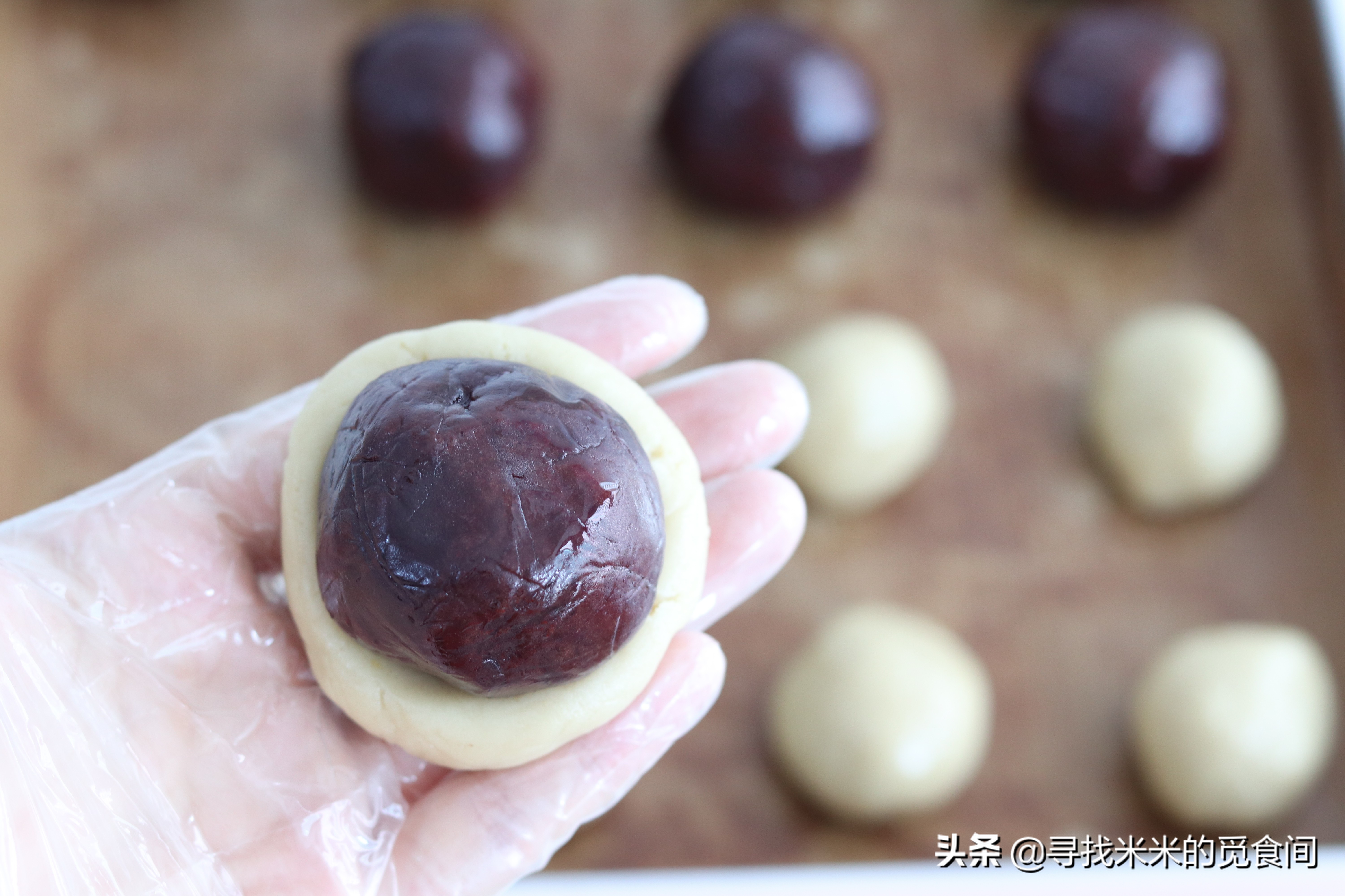 月饼不开裂的做法,如何不用模具做月饼好吃又简单