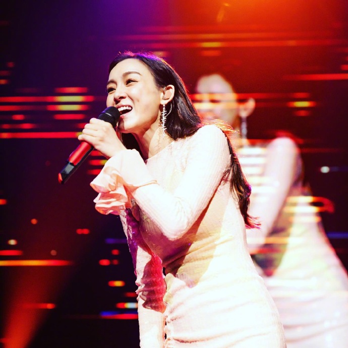 范玮琪下巴缝十五针，网友：“这是神的旨意，你可赶紧闭嘴吧！”