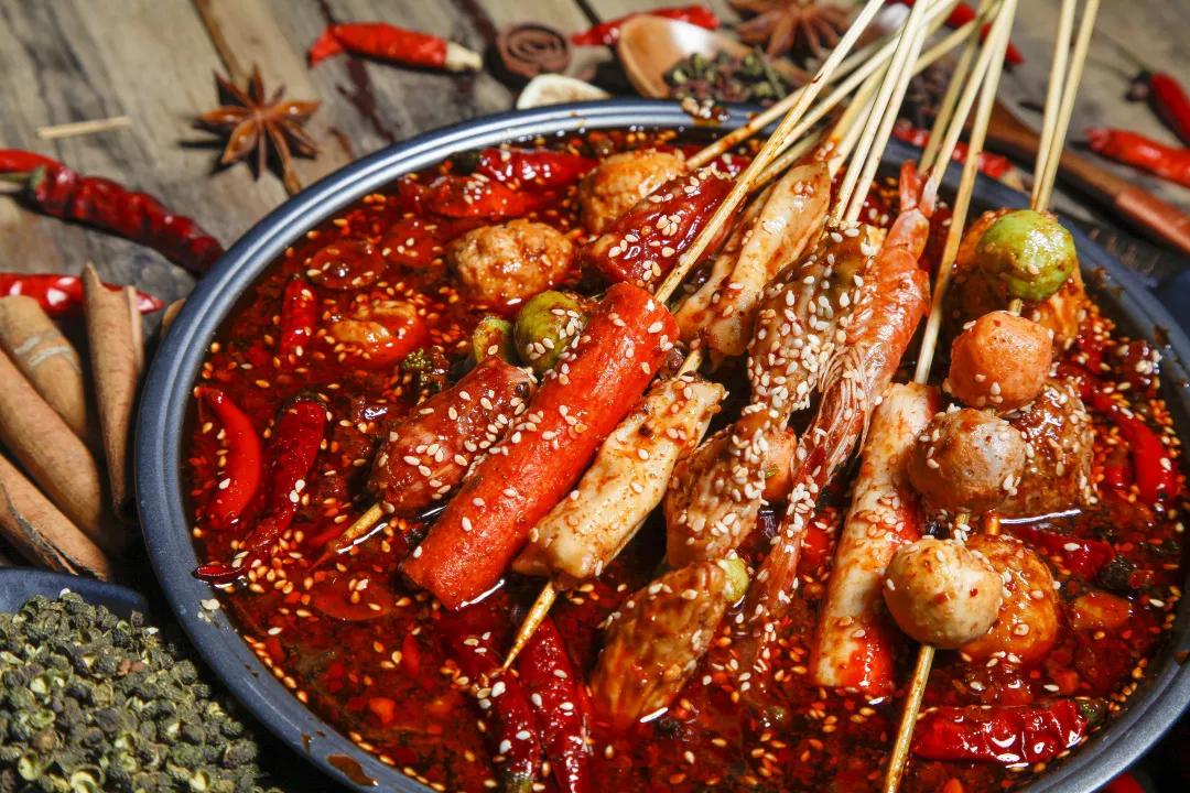 冒菜火锅麻辣烫钵钵鸡有什么区别,冒菜火锅和麻辣烫有什么区别