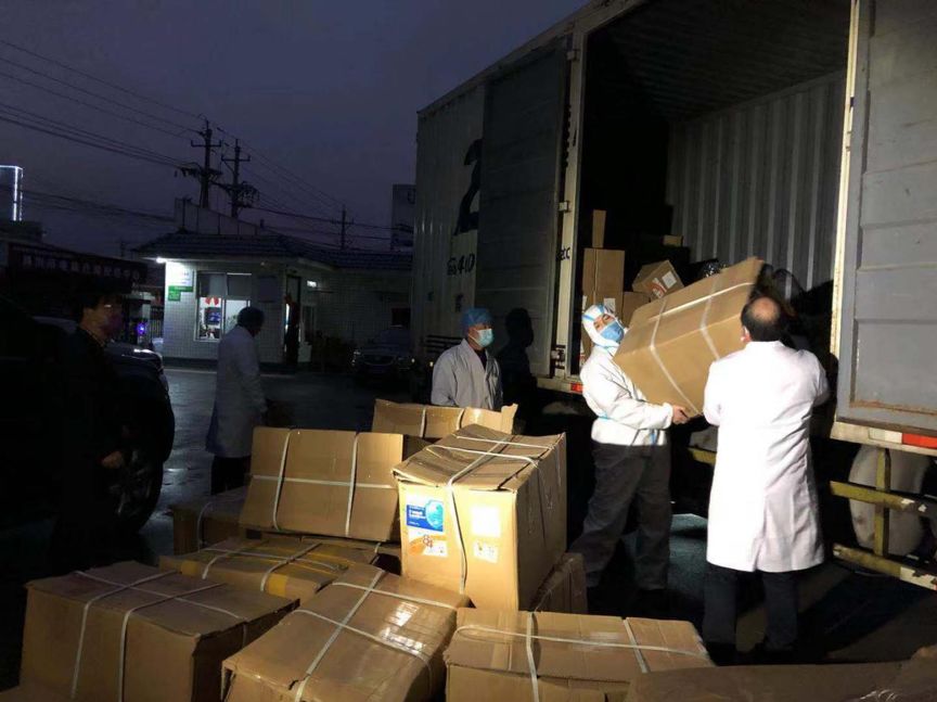 武汉快递小哥送药,武汉送新冠病人快递小哥