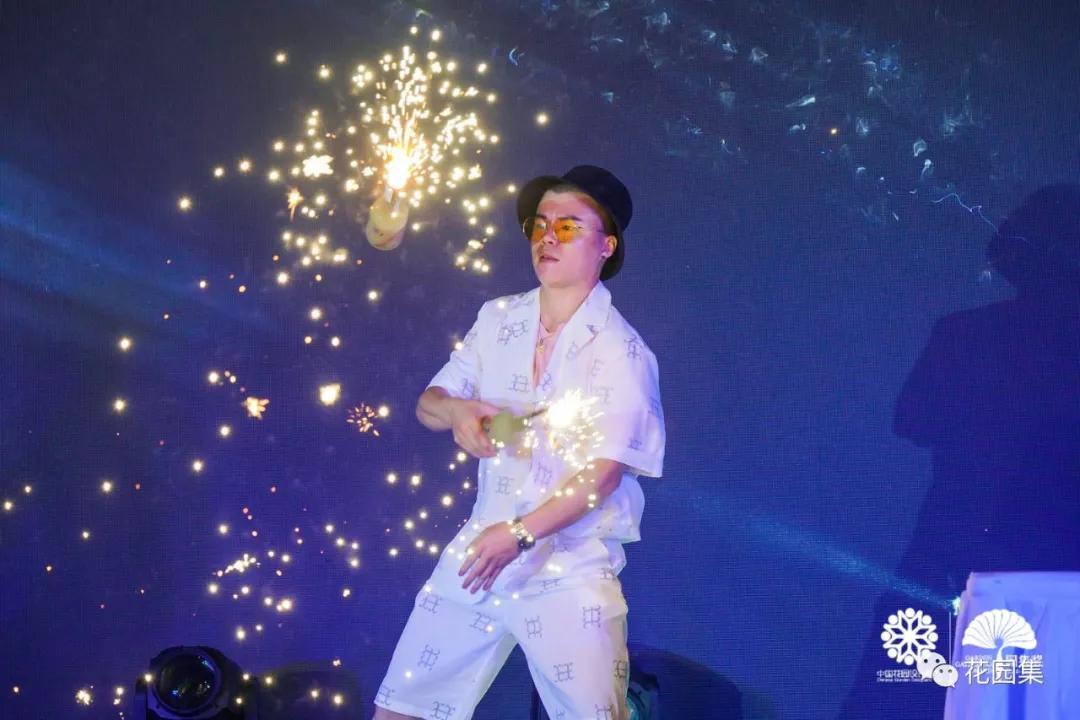 鑺卞洯鐩涘涔愯嚦,鑺卞洯鐩涘瀹屾暣