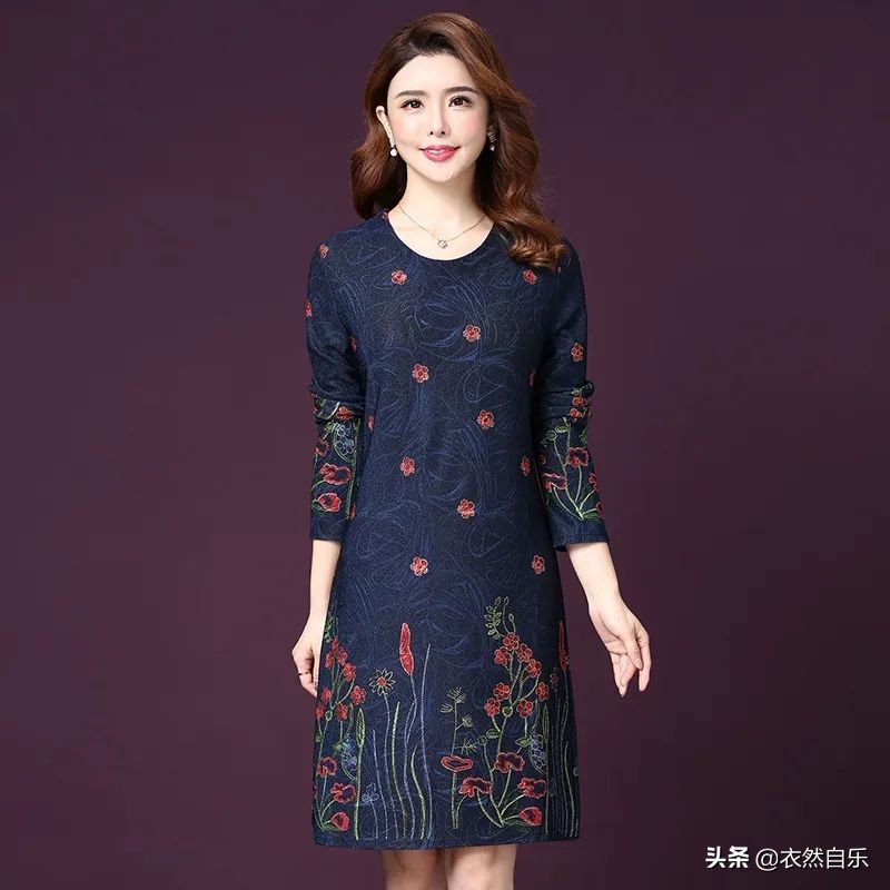 大码女装显瘦遮肉减龄,大码女装显瘦学院风正肩减龄打底