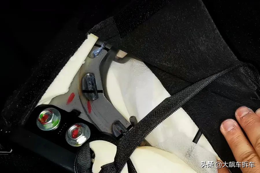 看见的光鲜亮丽,看不见的能省就省