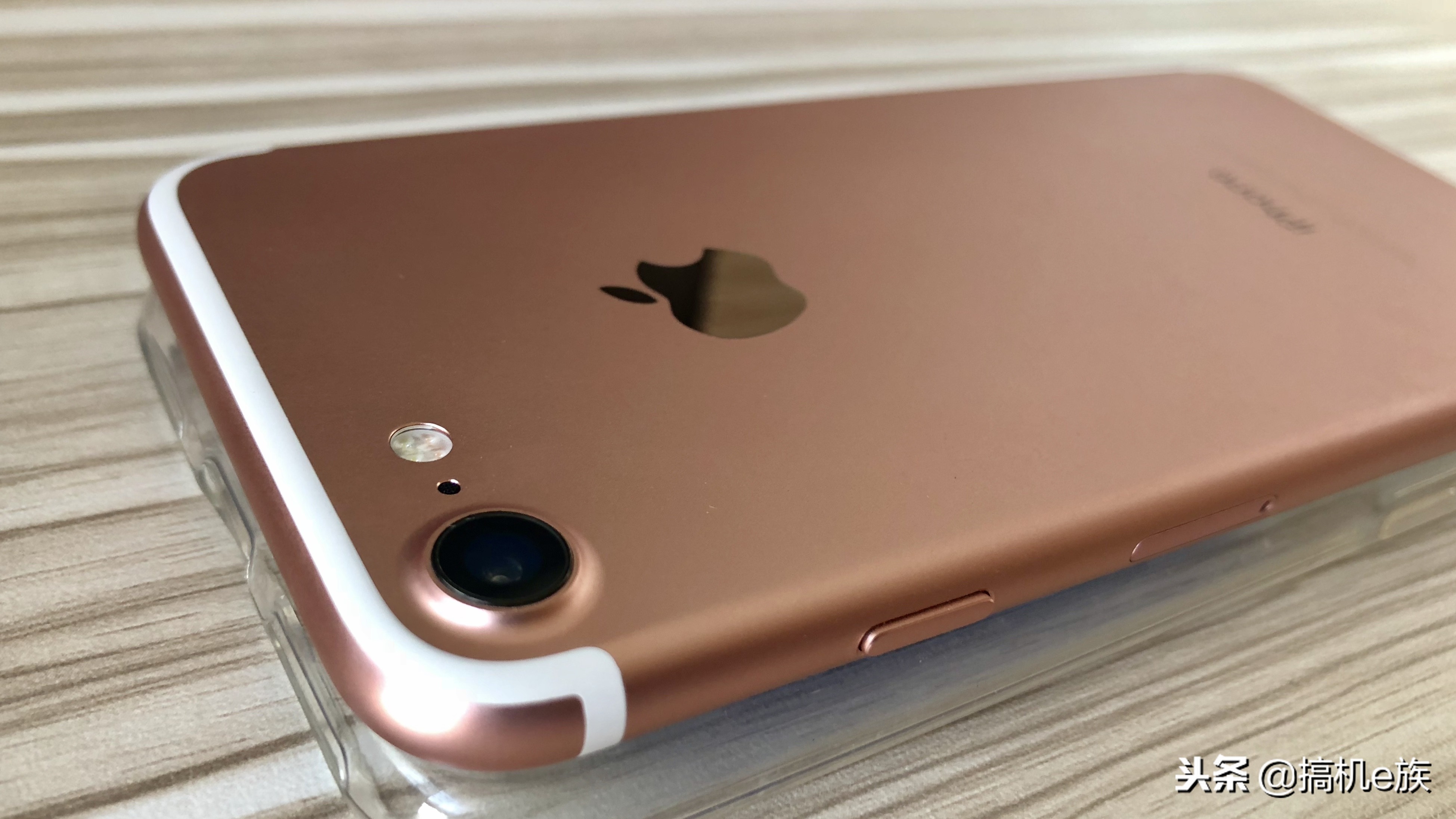 1000多二手iphone12,900块买的二手iphone7值吗