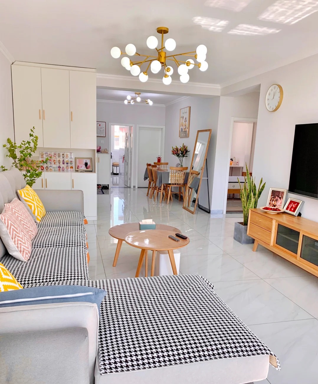 客厅不吊顶贴石膏线效果图,客厅不吊顶只做石膏线条