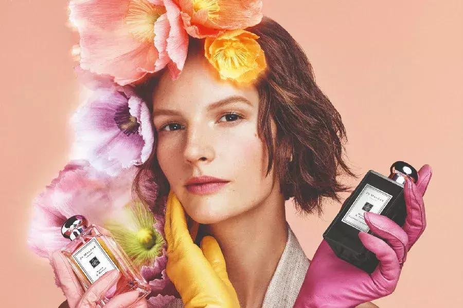 嘴巴痒可以涂红霉素么,嘴痒变肿擦皮炎平有用吗