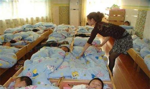 儿子观察小女生屁股，我被老师请到幼儿园：孩子的性好奇怎么破？