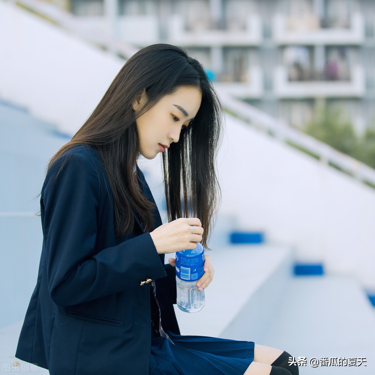 越高冷的男人对女人越有吸引力,高冷的男生是怎样的吸引女生