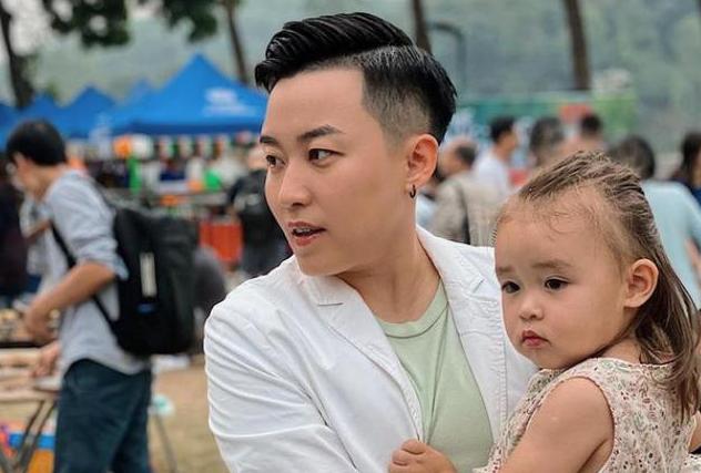 中国未婚女ceo豪掷50万赴国外生子,女ceo花50万生子