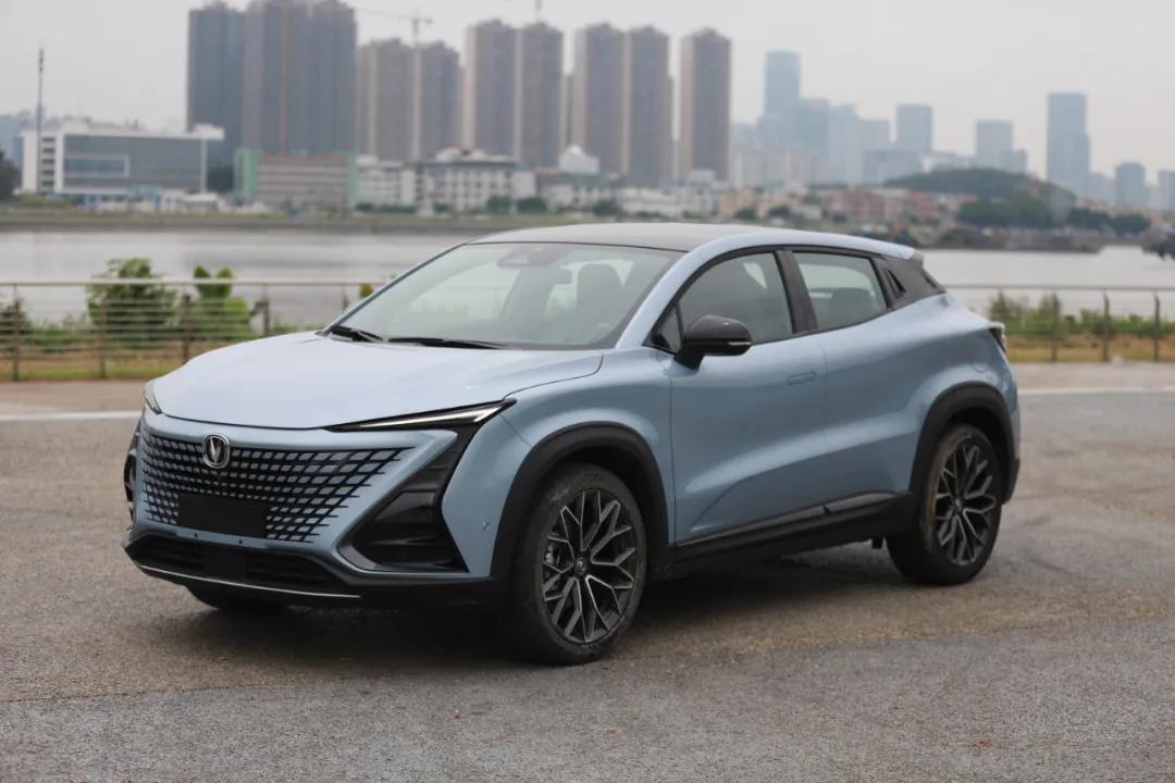 与宝马x1同级别的suv,新款宝马x1大小与长安cs55对比
