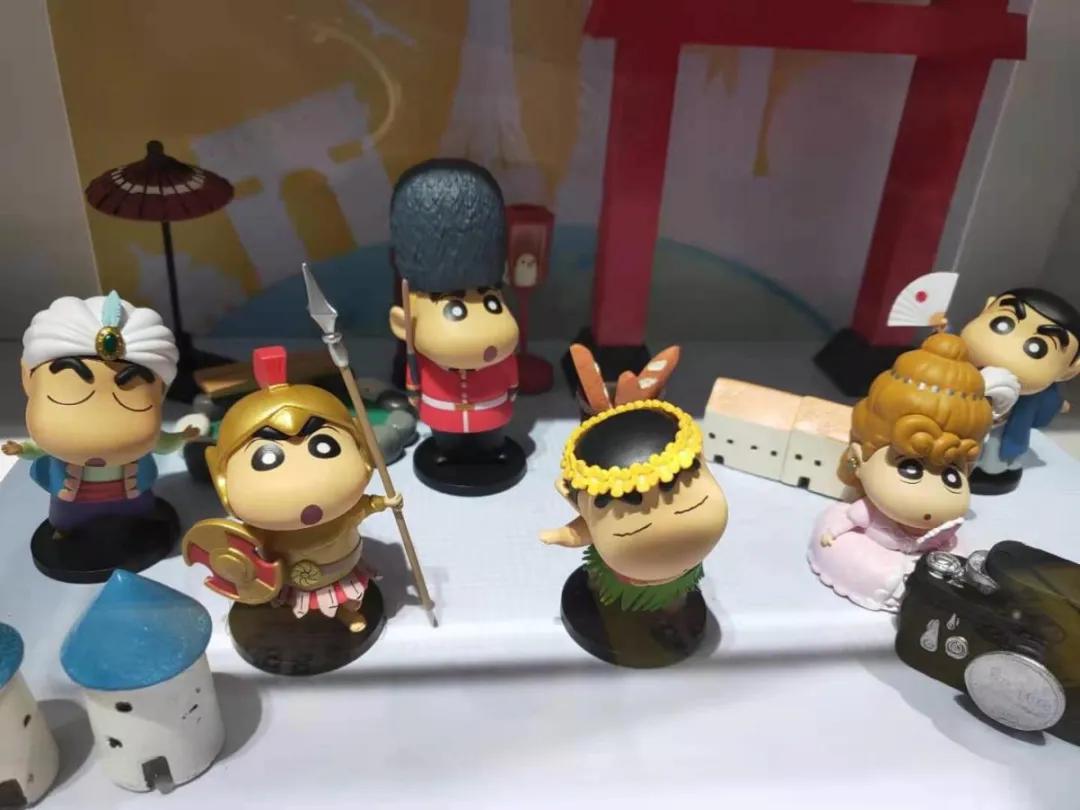 探店|KK集团潮玩店X11:联名手办火热,背后是年轻人的情绪投射