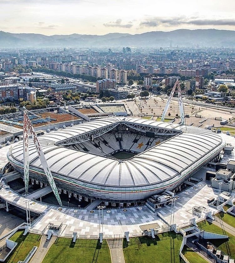 c罗第一场比赛,c罗在和ac米兰的比赛里表现如何