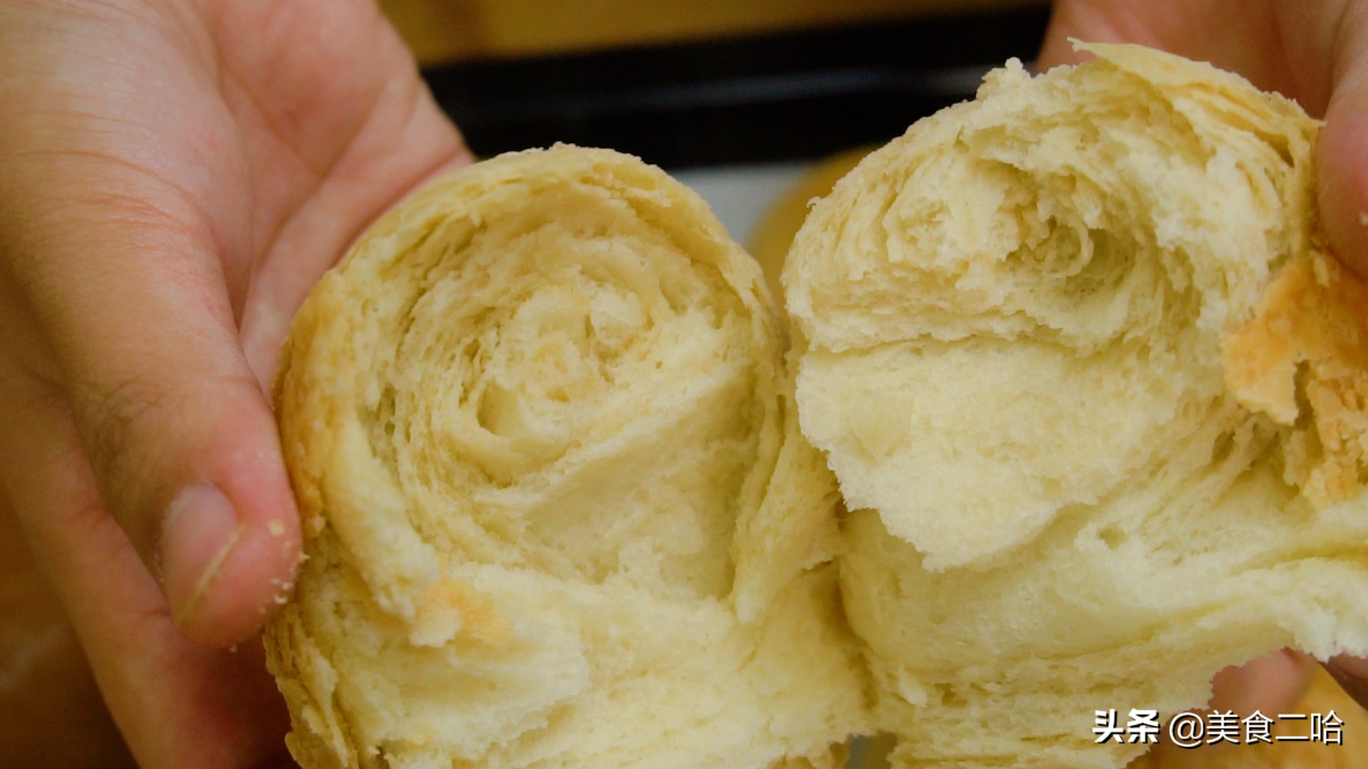 面点师饼皮酥脆的和面方法,面点师教你做油炸饼的视频教程