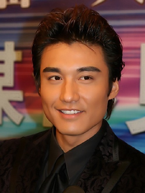 他是偶像剧祖师、颜值身材完爆陈冠希，誓做时髦老头……他是胡兵