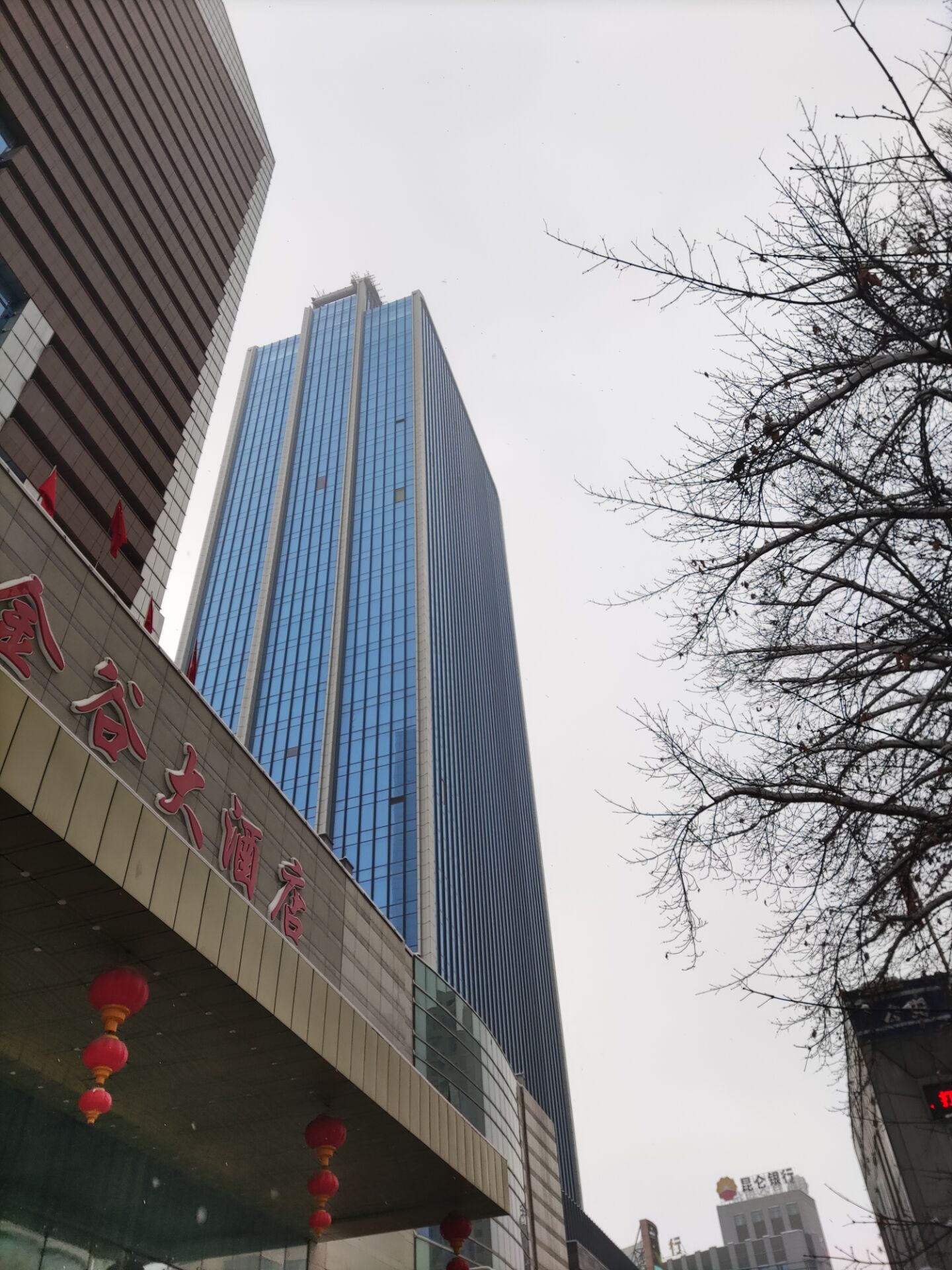 乌鲁木齐奥体星光不夜城,乌鲁木齐不夜城哪个区