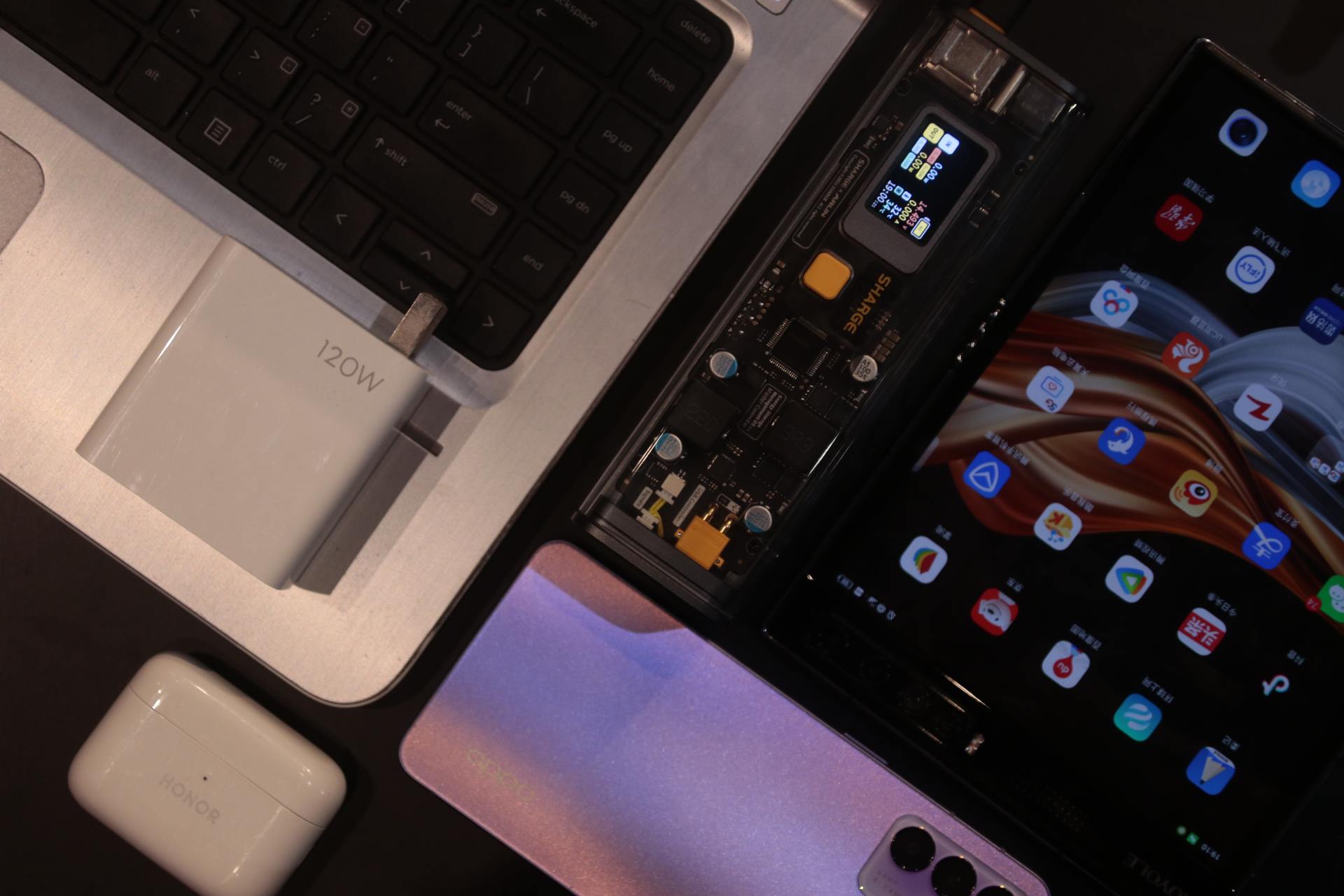 除了超高颜值，闪极卖千元的勇气是什么？一枝独秀