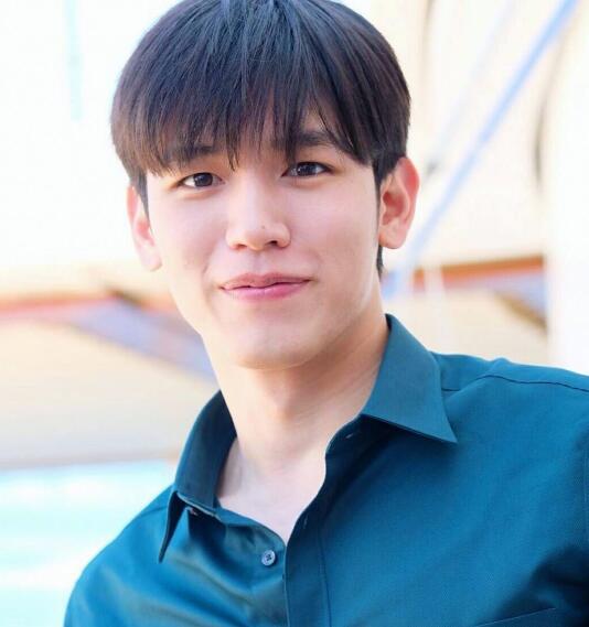 他泰让人一眼万年的外观:妞的鼻尖痣泡芙的笑眼文总的手