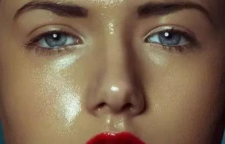 接吻脸上脱妆,完美妆容脱妆教程