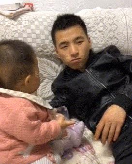 闺蜜生日送蛋糕还是送礼物呢,闺蜜过生日给他送什么零食好呢