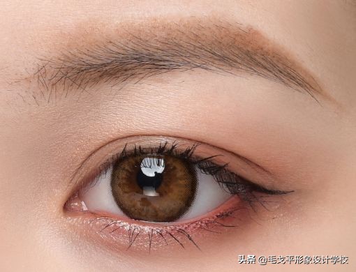 眼线一画就糊怎么解决,眼线一秒学会