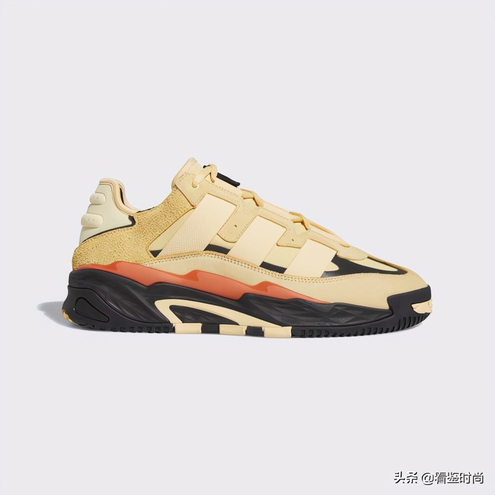 阿迪黑色男士运动鞋,阿迪达斯最新款运动鞋男款