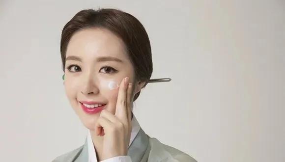 自然眉与韩式一字眉,韩式一字眉为什么不流行了