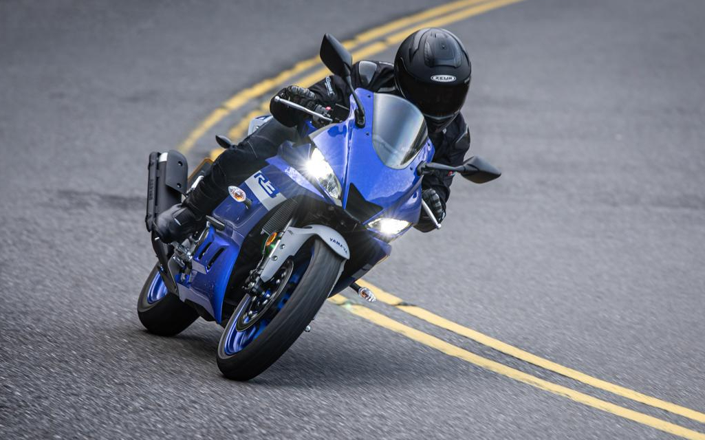 雅马哈r3点评,雅马哈r3和ktmduke390选哪个好