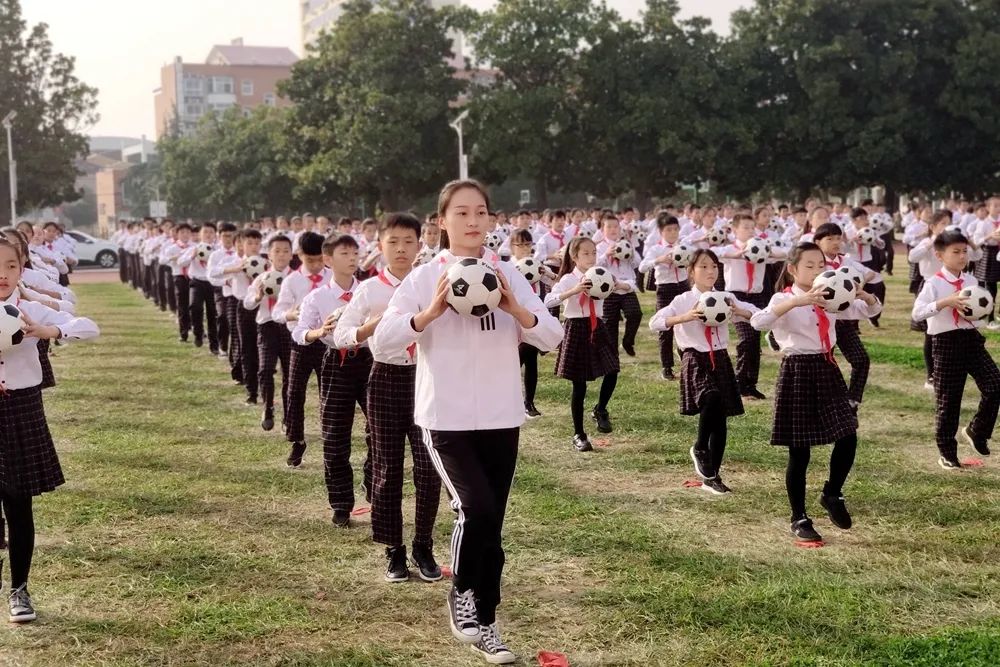 小学校园足球比赛的超燃时刻,漯河小学足球比赛的视频
