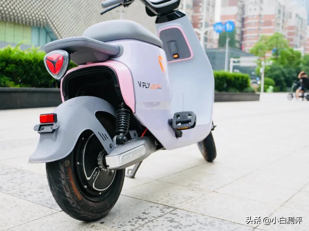 雅迪智能VFLY电动车,雅迪vflyl100max发布会