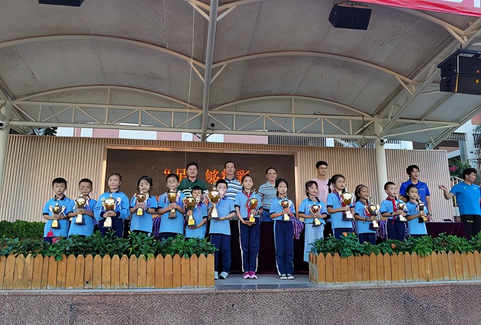 小学生区长杯足球比赛,双流区五星小学趣味足球比赛