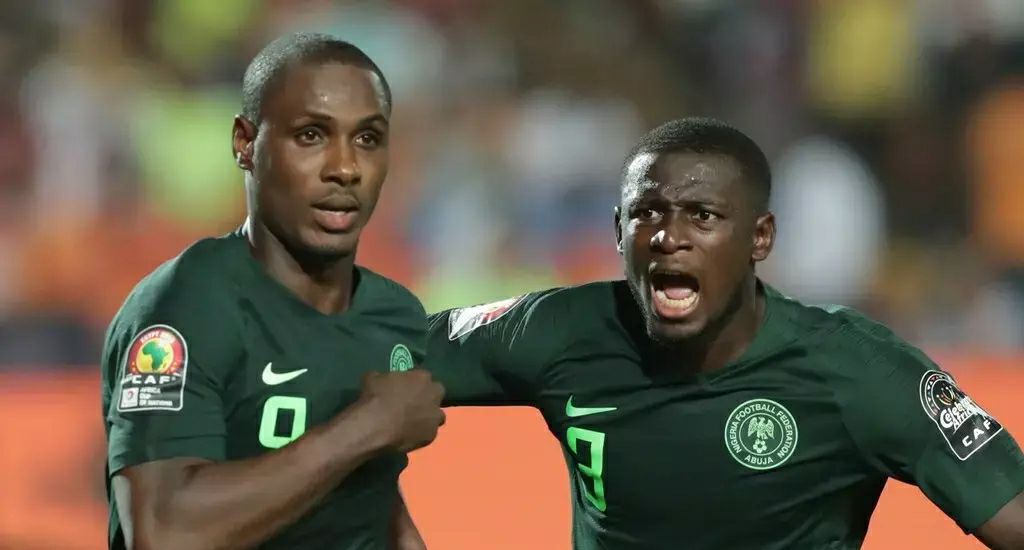 过分!这名黑人外援谎称重伤、却高调度假,申花进行处罚和批评