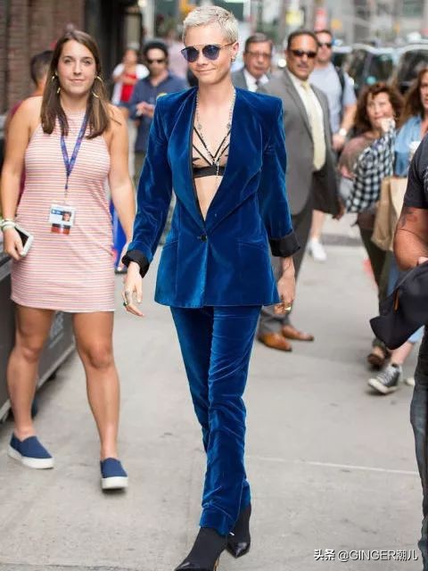 刚公布的潘通年度色怎么玩?