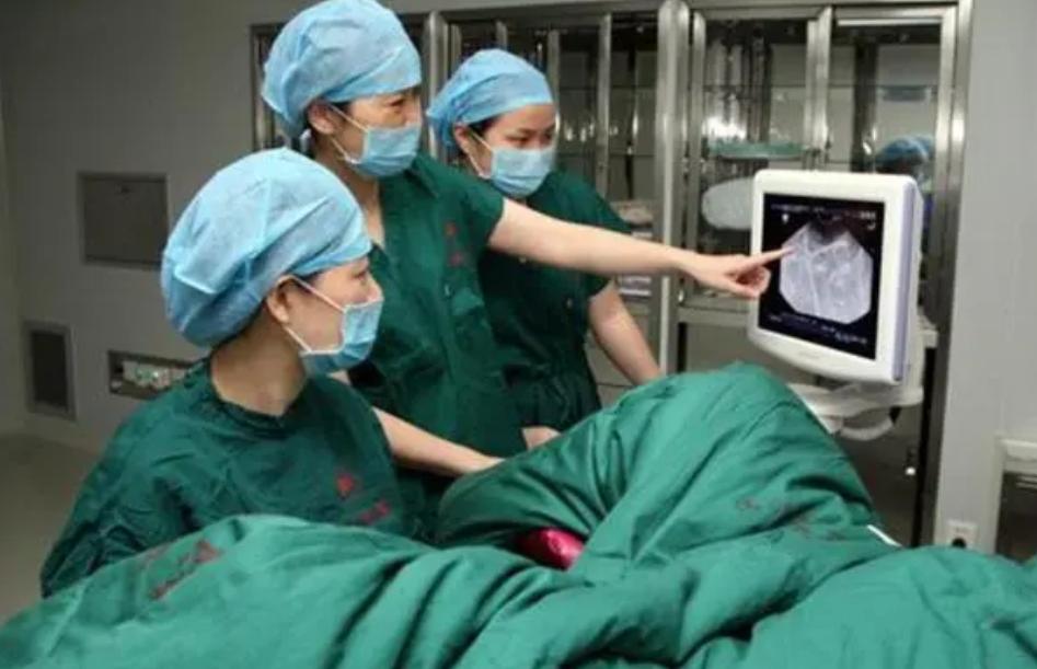 小s生三胎多少岁剖腹,小s剖腹产怎么修复的