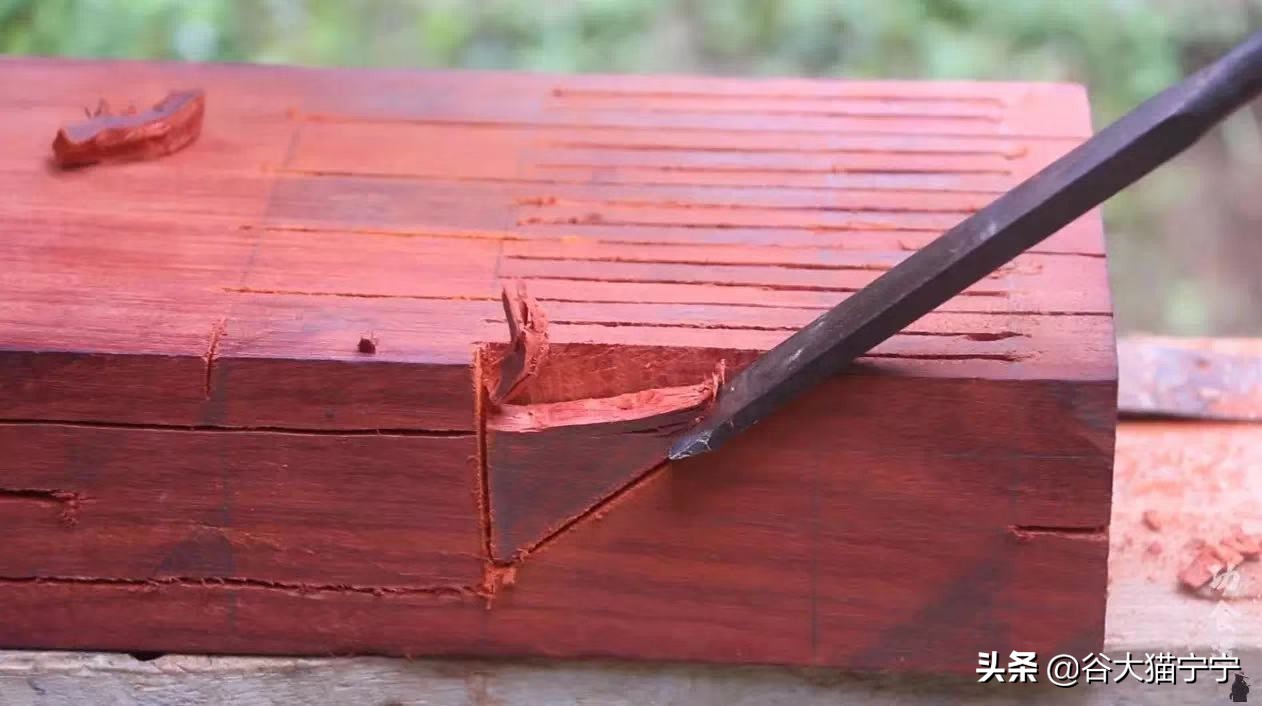 61岁中国老大爷被500万老外点赞：有底气的人生有多爽